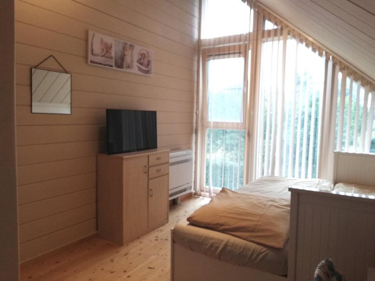 Maison 3 Chambres A 200 M De La Plage Des Lacs De L Eau D Heure Froid-Chapelle Kültér fotó